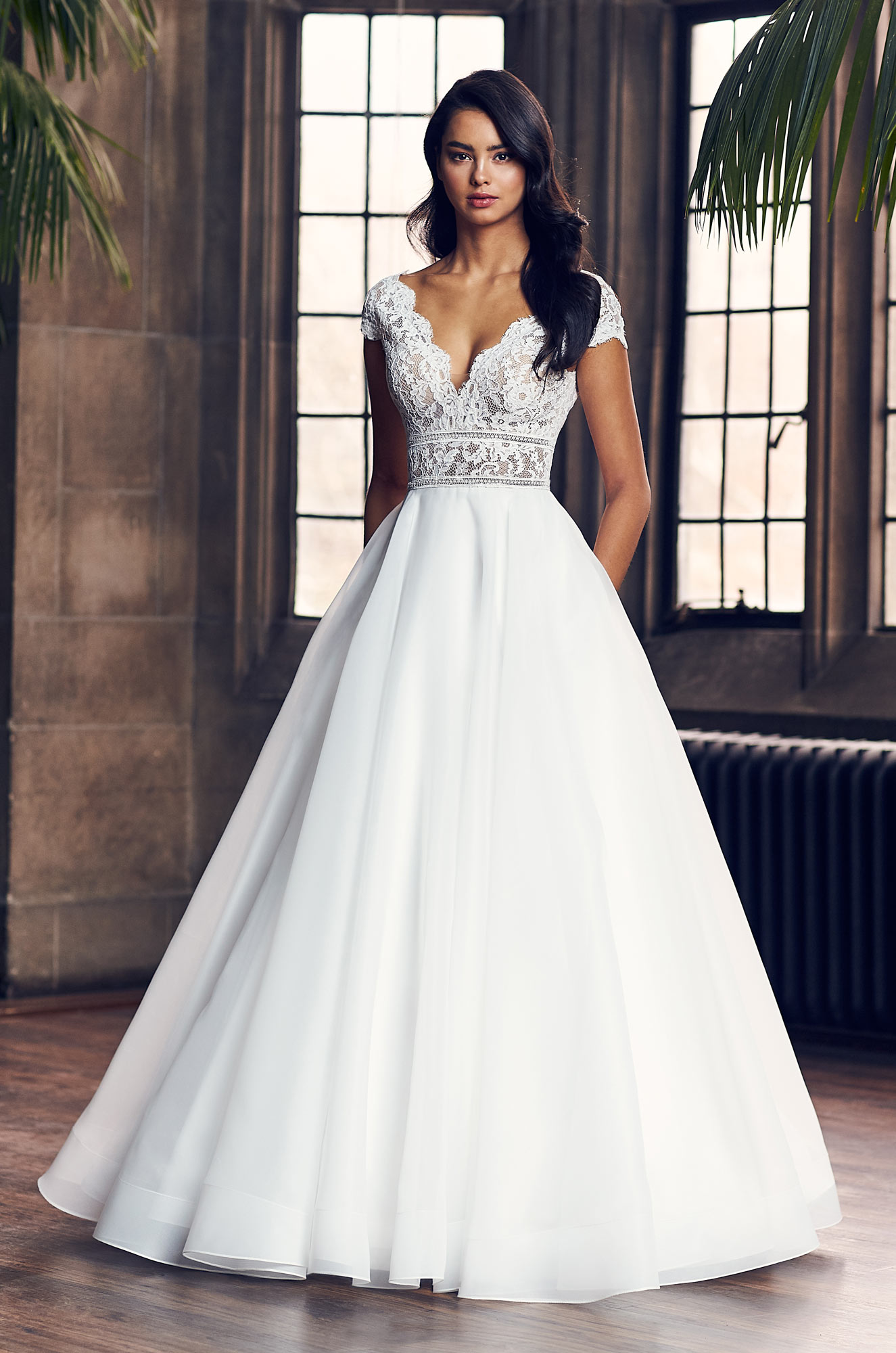 Cap Sleeve V-Neck Ball Gown Wedding Dress | Kleinfeld Bridal