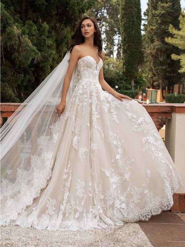 Sleeveless Ball Gown Wedding Dress With Lace And Sparkle Tulle