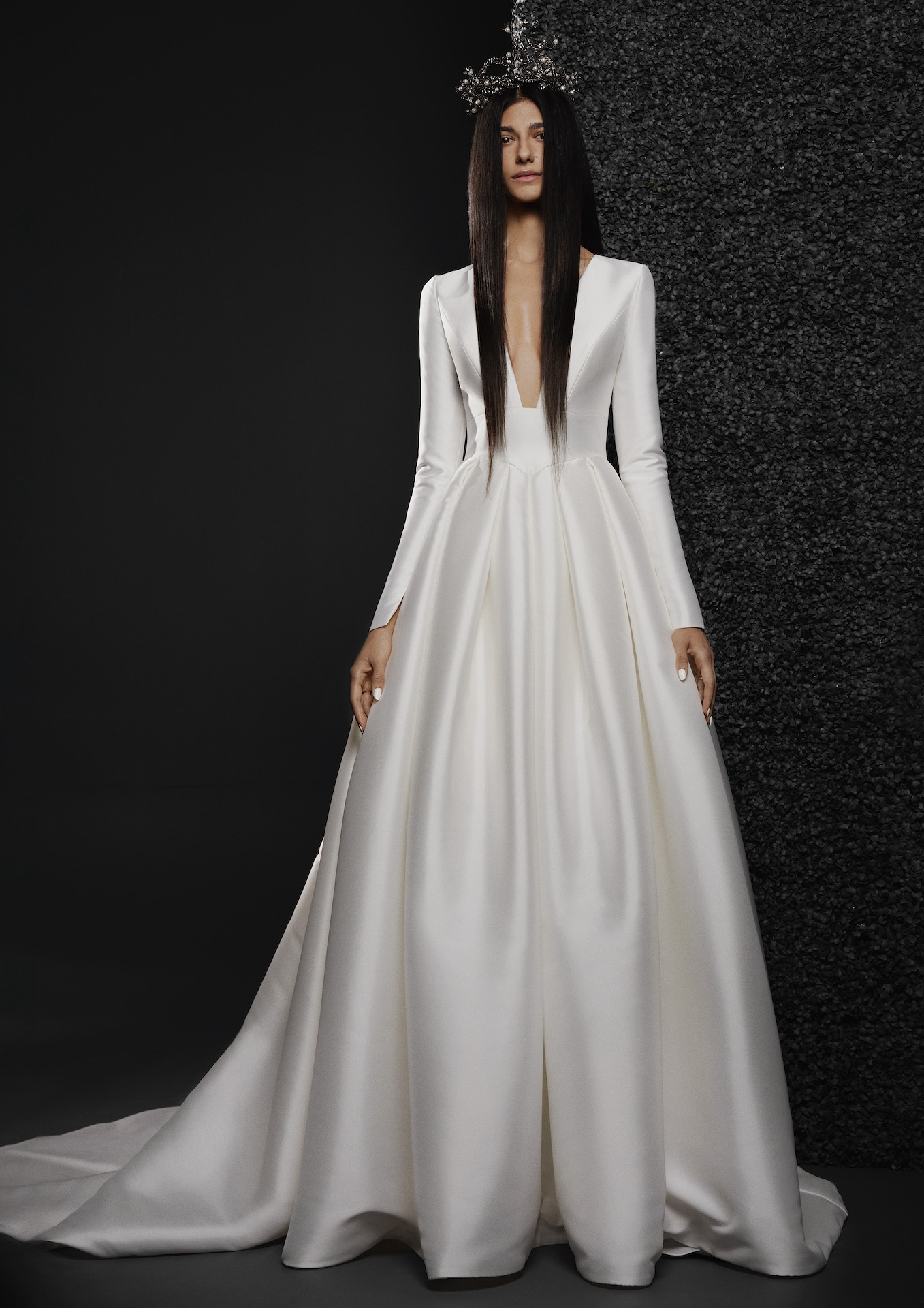 https://www.kleinfeldbridal.com/wp-content/uploads/2021/10/vera-wang-bride-long-sleeve-mikado-ball-gown-wedding-dress-with-dropped-waist-and-deep-v-neckline-34421511.jpg