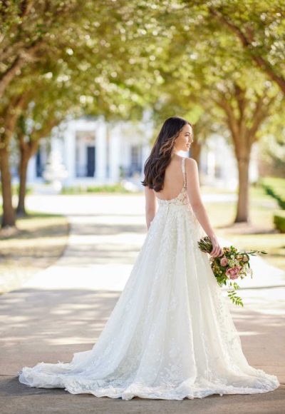 LACE AND TULLE A-LINE WEDDING DRESS WITH SQUARE NECKLINE by Martina Liana - Image 2