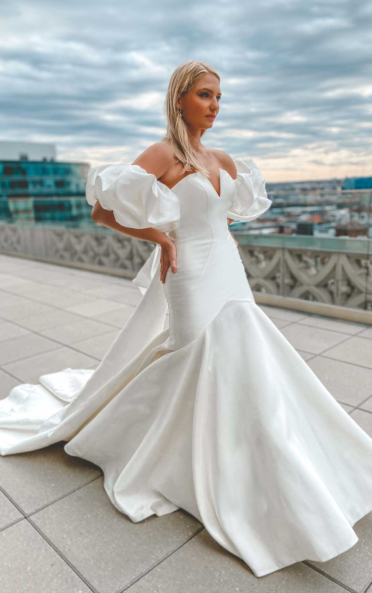 sleek mermaid wedding dress