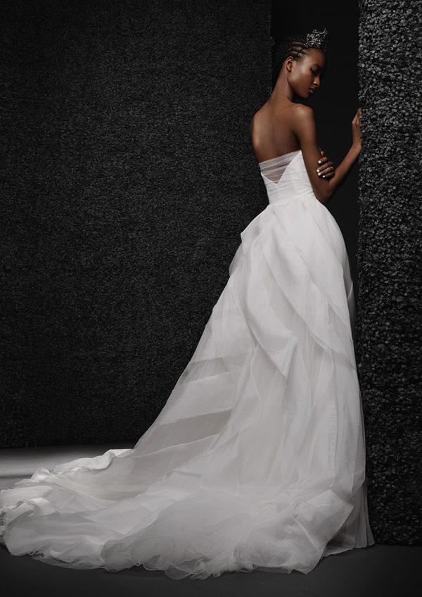 Strapless Sweetheart Neckline Ball Gown Wedding Dress With Organza