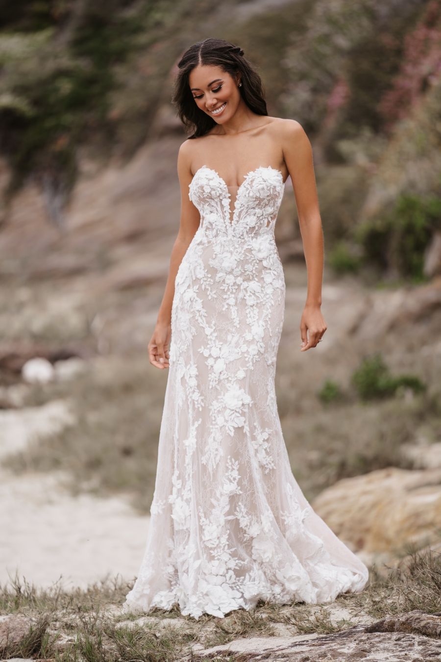 https://www.kleinfeldbridal.com/wp-content/uploads/2022/03/allure-bridals-sheath-wedding-dress-with-v-neckline-and-lace-applique-34481549.jpg