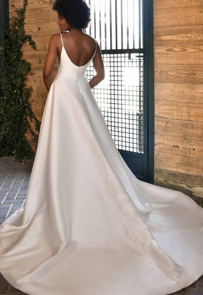 Classic A-line Wedding Dress With Scoop Neck And Front Slit by Essense of Australia - Image 2