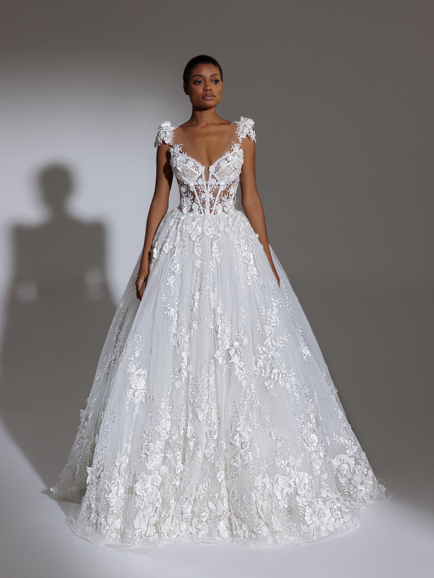 Corset Bodice Floral Lace Cap Sleeve Ball Gown Wedding Dress Kleinfeld Bridal 8180