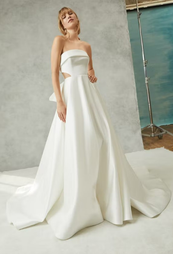 Stunning Simple Satin , Slit, Strapless Ball Gown Wedding Dress. -   Canada