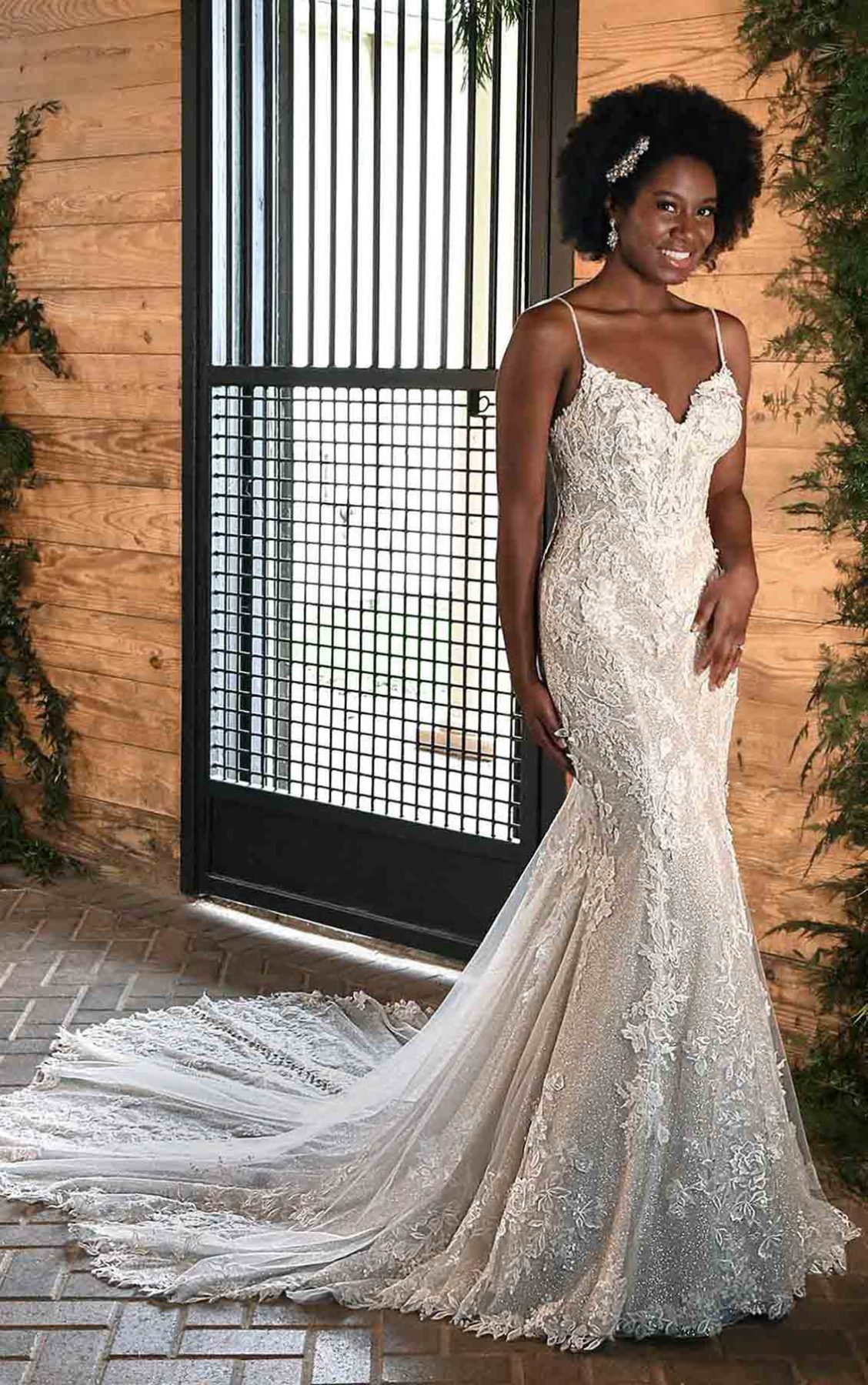 Sexy Fit And Flare Wedding Dress With Sparkling Floral Lace And Sweetheart Neckline Kleinfeld 