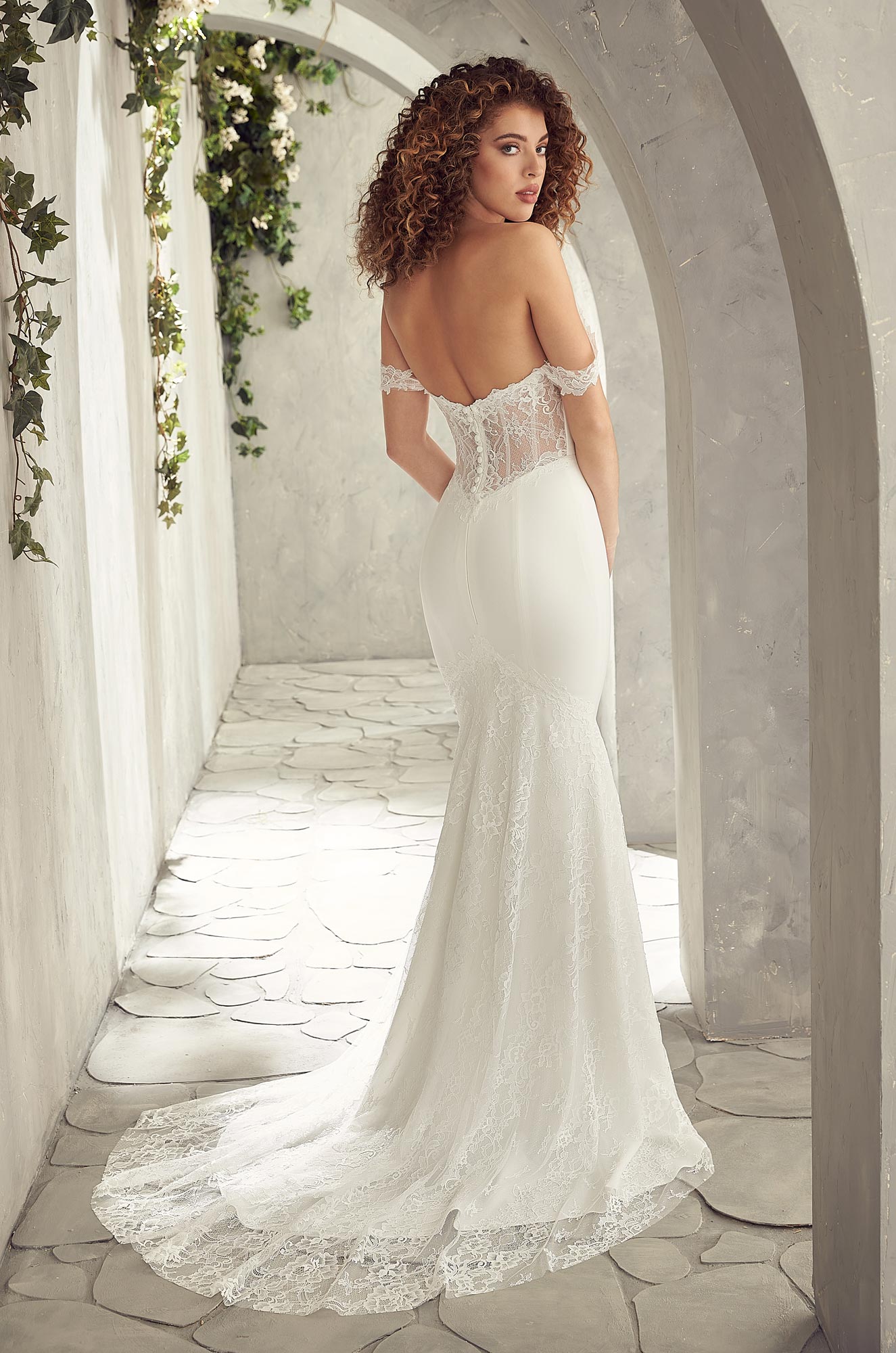 Fit And Flare Wedding Dress With Sweetheart Neckline And Back Lace Details Kleinfeld Bridal 