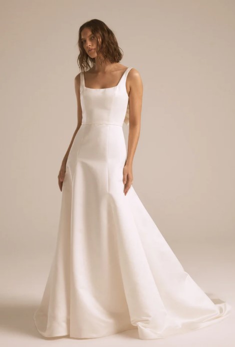https://www.kleinfeldbridal.com/wp-content/uploads/2022/10/nouvelle-amsale-sleeveless-square-neckline-fit-and-flare-wedding-dress-with-back-bow-34595462.jpg
