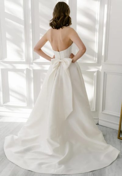 Chic and Modern Silk Mikado A-Line Wedding Dress With Slit and Bow by Enaura Bridal - Image 2