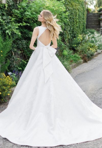 Sleeveless A-line Wedding Dress With Open Back And Bow by Verdin Bridal New York - Image 2