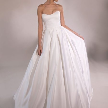 Classic Sweetheart Neckline Strapless Ball Gown Wedding Dress ...