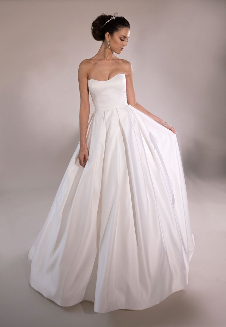 Classic Sweetheart Neckline Strapless Ball Gown Wedding Dress Kleinfeld Bridal 1211