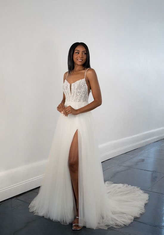 https://www.kleinfeldbridal.com/wp-content/uploads/2023/01/martina-liana-spaghetti-strap-a-line-wedding-dress-with-lace-bodice-and-tulle-skirt-34627596.jpeg