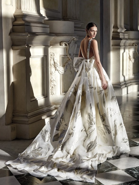 Sleeveless V-Neckline Ball Gown Wedding Dress With Back Bow | Kleinfeld  Bridal