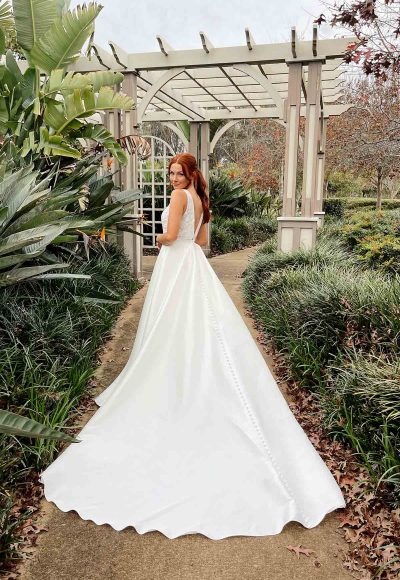 Sleeveless A-line Wedding Dress With Lace Bodice by Essense of Australia - Image 2