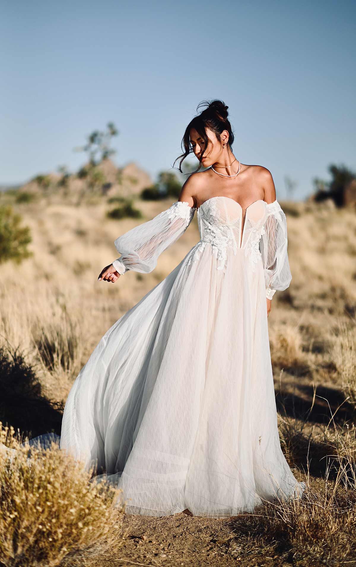 A-line Wedding Dress With Sweetheart Neckline And Detachable Long