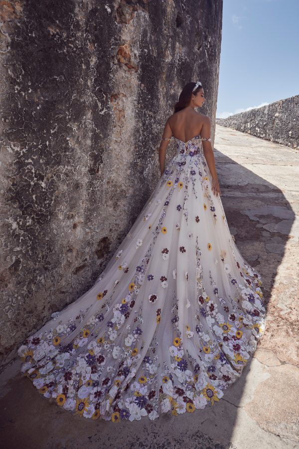 Unique Plus and Regular Size Fairytale Floral Embroidered Wedding Dress  With Colors ALBA EN190424 - Etsy