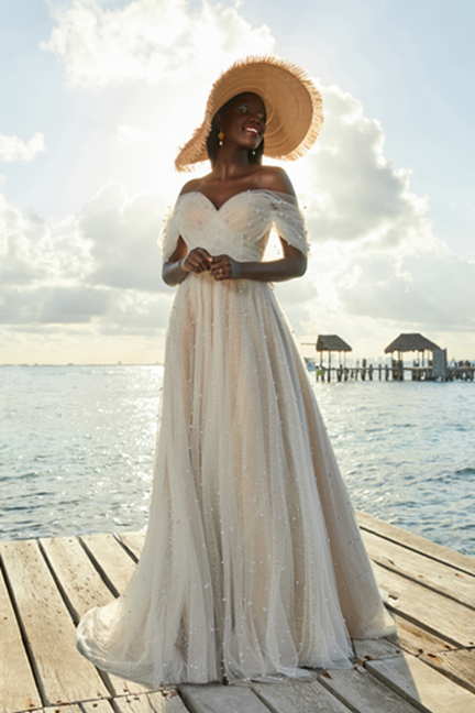 Pearl Bridal Jewelry and Decor for a Stunning Beach Wedding