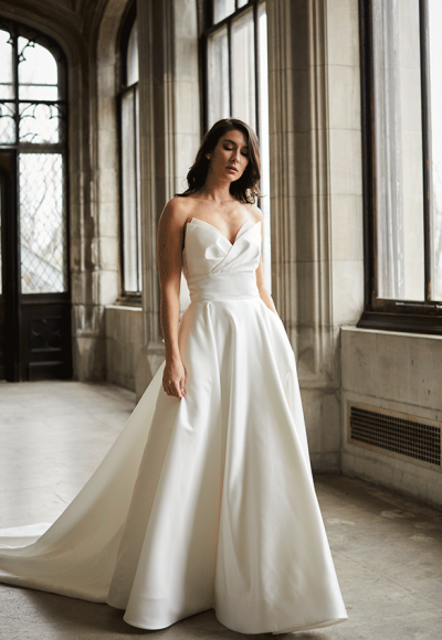 yolancris-bridal-fall-2016-haute-couture-wedding-dress-boat-neckline-sleeveless- floral-embroidery-corset-bodice-ball-gown-topacio-zoom