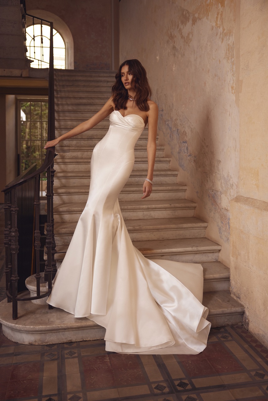 Chic And Simple Strapless Fit and Flare Wedding Dress Kleinfeld