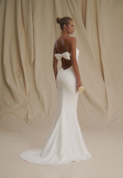 Sleek And Simple Fit-and-Flare Wedding Dress With Open Back And Bow by Senstudio - Image 2