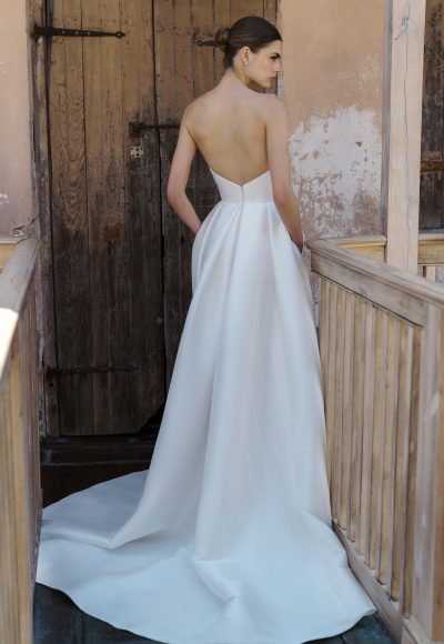 Chic And Modern A-Line Wedding Dress With Slit by Anne Barge - Image 2