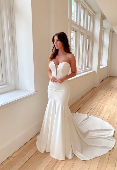 Chic And Simple Strapless Mermaid Wedding Dress With Buttons by Allure Bridals