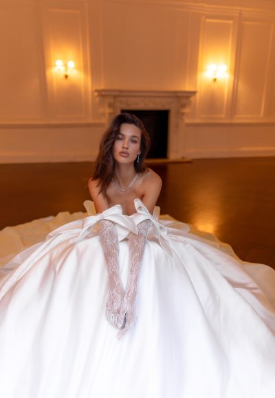 Chic And Contemporary Basque-Waist Satin Ball Gown by Pnina Tornai - Image 6