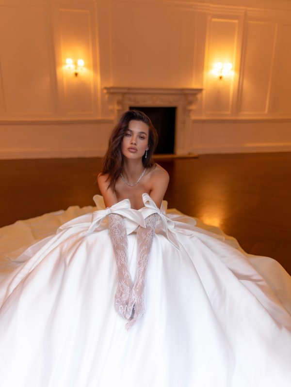 Chic And Contemporary Basque-Waist Satin Ball Gown by Pnina Tornai - Image 6