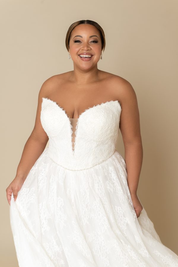 Chic and Feminine Lace Basque-Waist A-Line Wedding Dress With Buttons by Kleinfeld Collection - Image 2