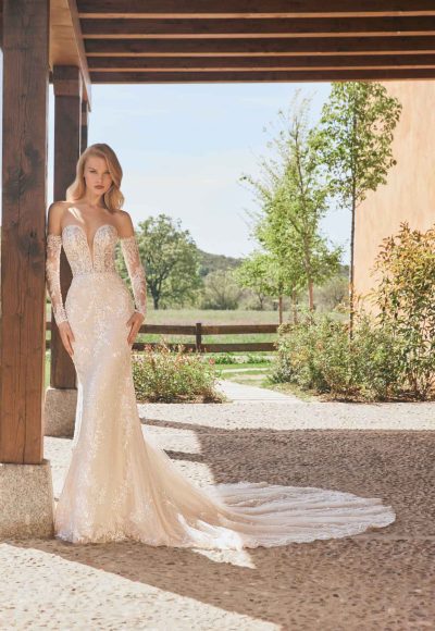 Romantic and Modern Fit-and-Flare Wedding Dress With Detachable Sleeves by Alberto Palatchi