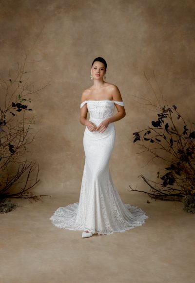 Chic And Romantic Lace Fit-and-Flare Wedding Dress With Buttons by Justin Alexander