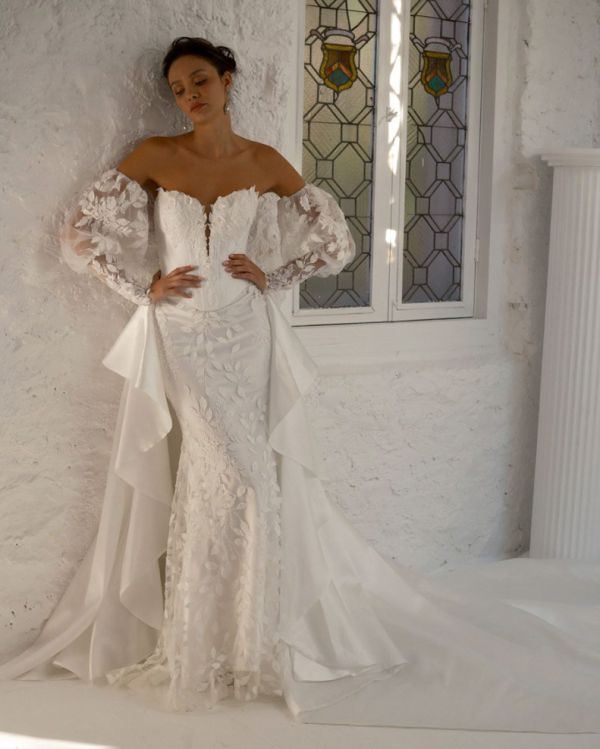 Basque-Waist Fit-and-Flare Wedding Dress With Detachable Puff Sleeves And Overskirt by Eve of Milady - Image 4