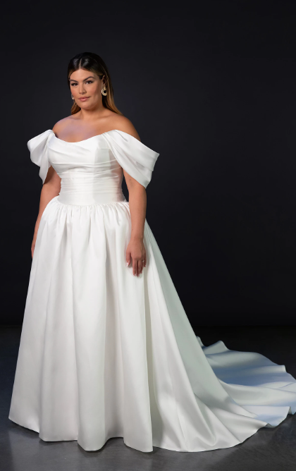 Timeless Silk Ball Gown With Detachable Sleeves And Buttons by Martina Liana - Image 1