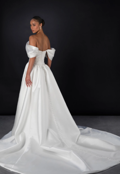 Timeless Silk Ball Gown With Detachable Sleeves And Buttons by Martina Liana - Image 3