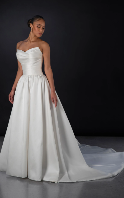 Timeless Silk Ball Gown With Detachable Sleeves And Buttons by Martina Liana - Image 2