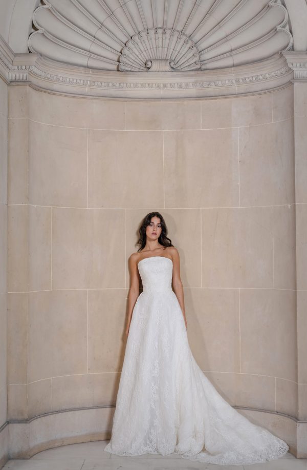 Romantic And Timeless Lace A-Line Wedding Dress by Anne Barge - Image 1