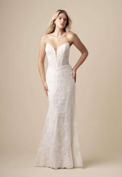 Romantic and Delicate Lace Sheath Wedding Dress by Kleinfeld Collection